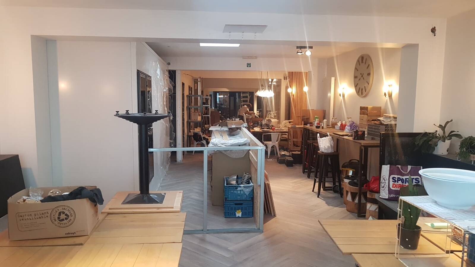 travaux transformation intérieur, création du bar Bruxelles. Architecture raisonnée, ossature bois, écoconstruction,s extensions, transformations, nouvelles constructions Liège, Wallonie. Architecture durable économique et conviviale. Architecte situé à Liège